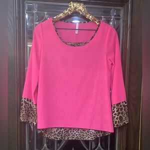 Pink Leopard Trim Hi-Lo Top Women’s Size Small 3/4 Sleeve Lightweight Blouse